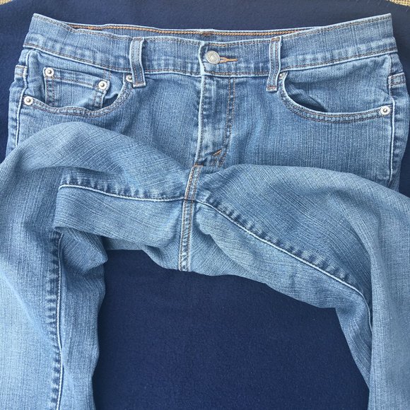 Levi's Boot Cut Jeans - Picture 8 of 9